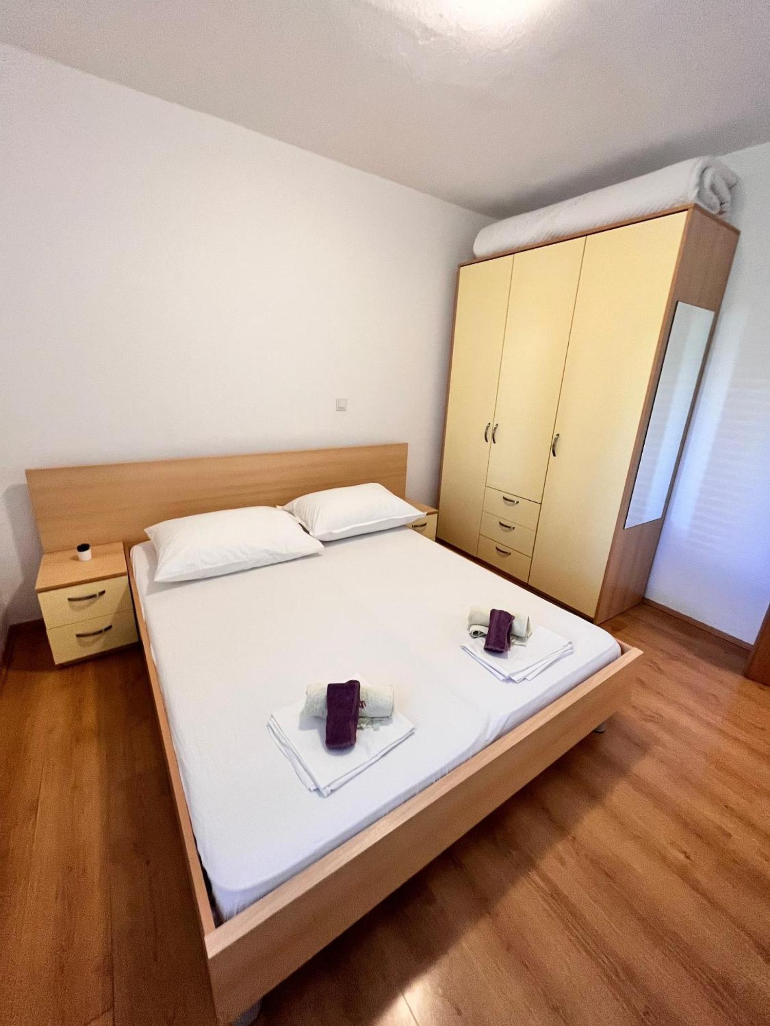 Apartments By The Sea Metajna, Pag - 6465 Szoba fotó